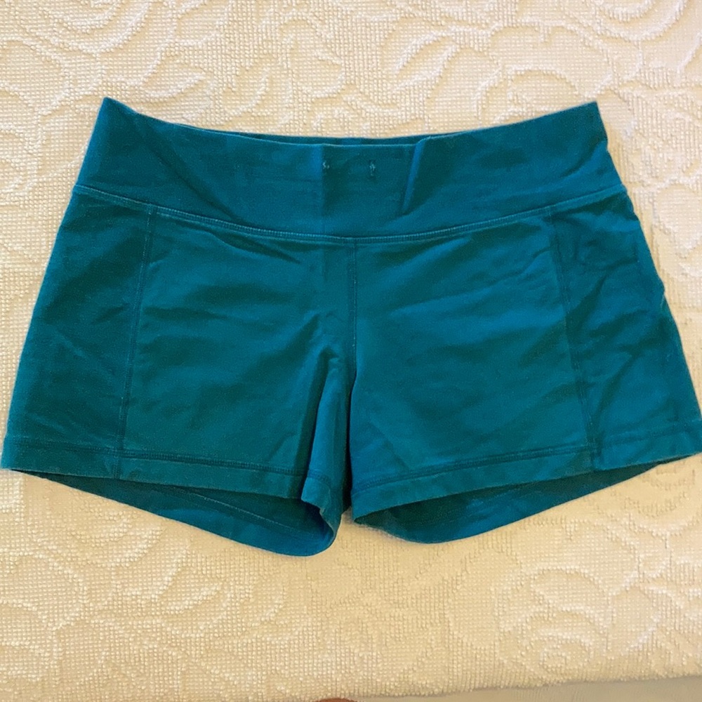 GUC soft Lulu shorts